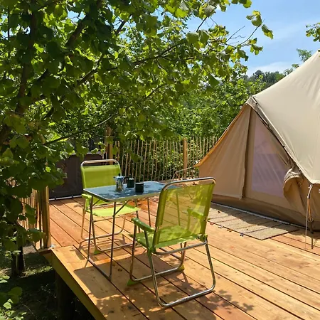 Luxury tent La Nocciolaia Glamping